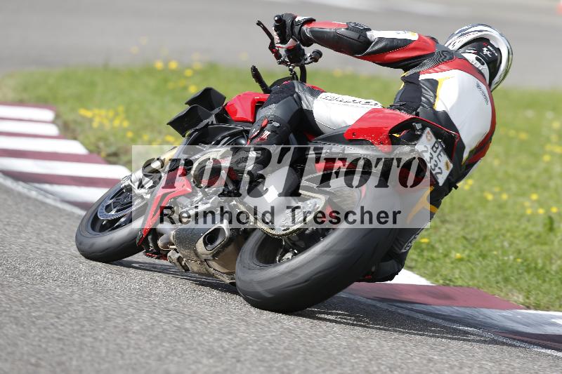 /53 16.09.2025 Track Day Domi Aegerter ADR/Gruppe rot/88